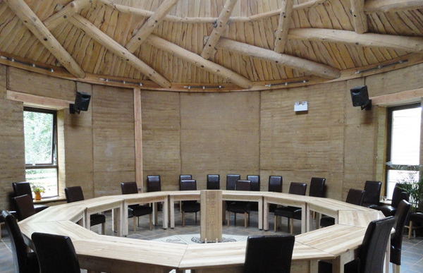 Rammed earth classroom built by Rammed Earth Consulting at Hill Holt Wood.