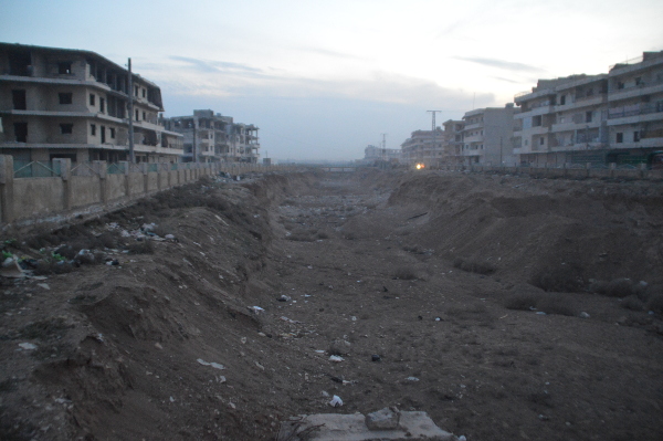 A dry watercourse in Minbic - Water for Rojava